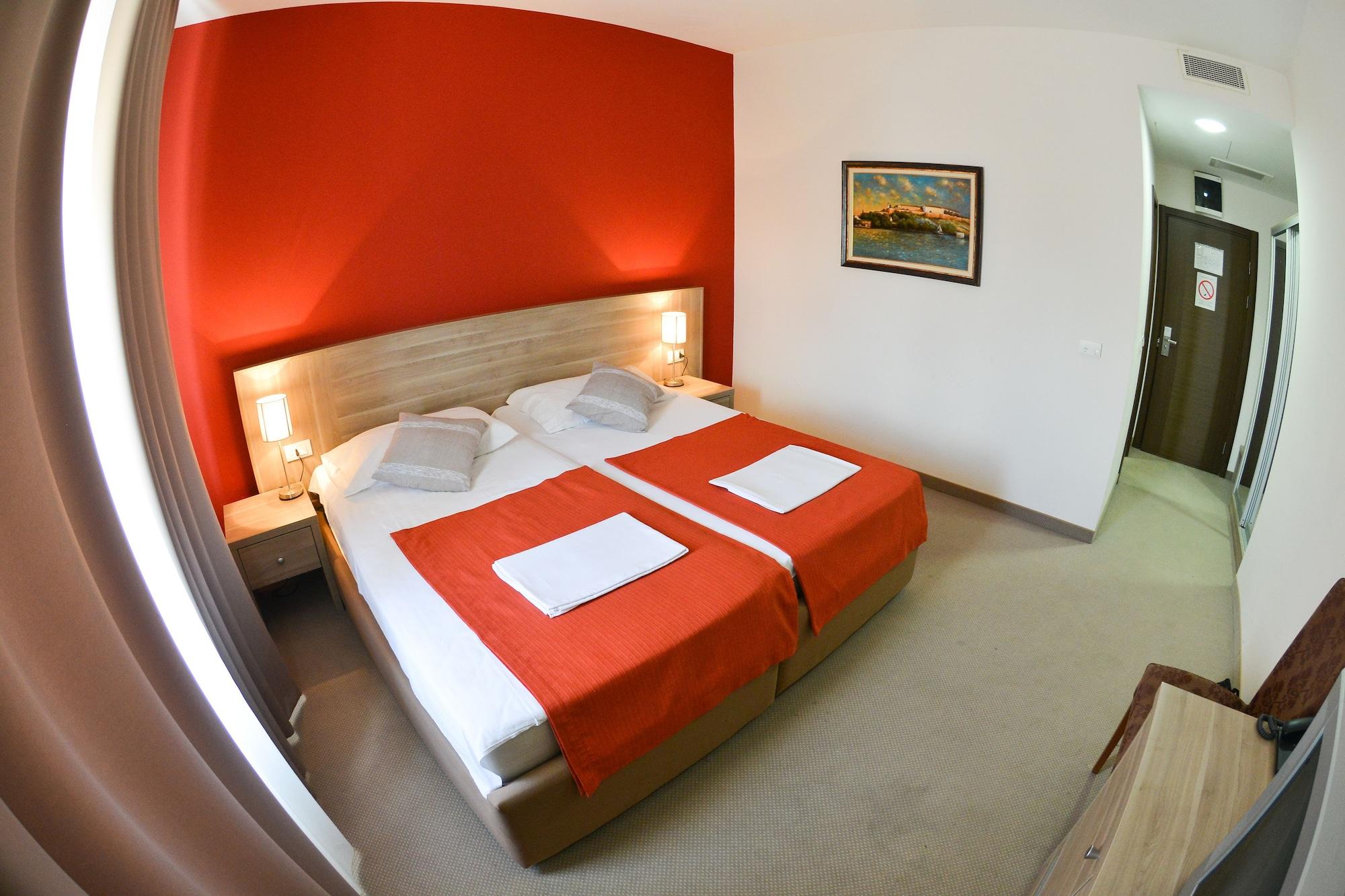 Hotel Putnik Novi Sad Exteriér fotografie