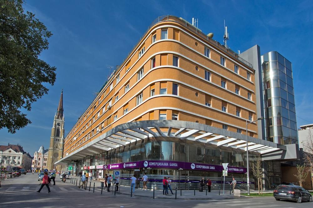 Hotel Putnik Novi Sad Exteriér fotografie