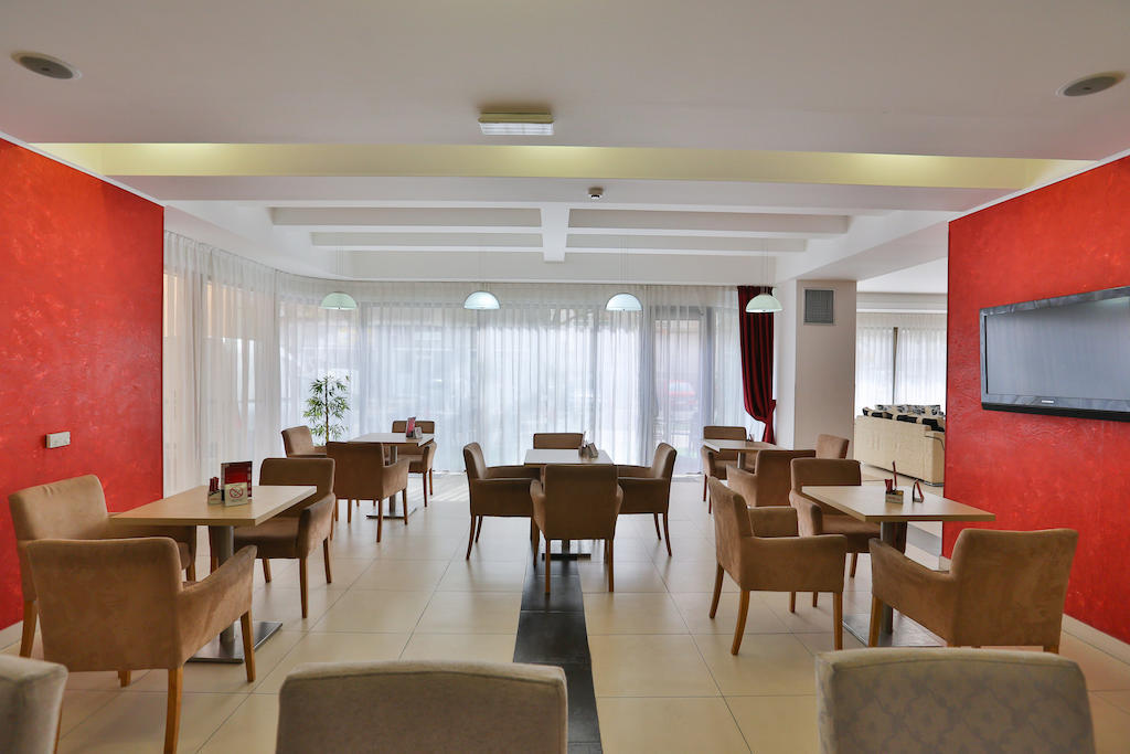 Hotel Putnik Novi Sad Exteriér fotografie