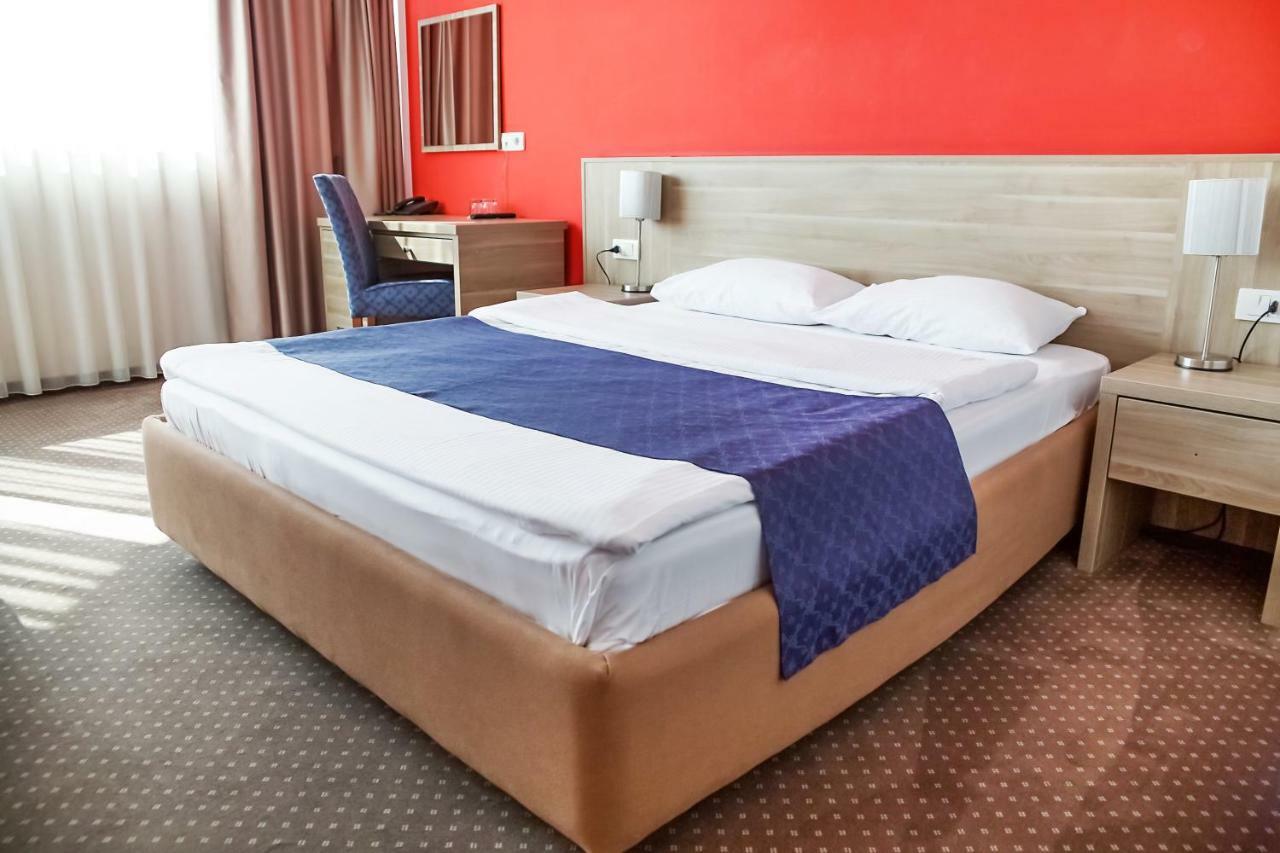 Hotel Putnik Novi Sad Exteriér fotografie